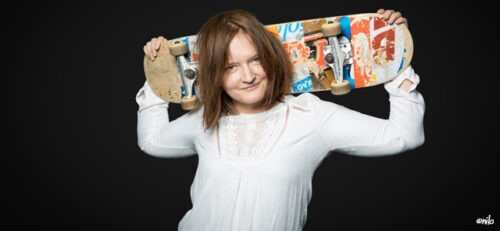 Erika mit Skateboard